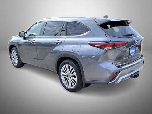 Used 2024 Toyota Highlander Platinum AWD/4WD image 7
