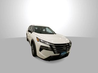 Used 2024 Nissan Rogue S video 2