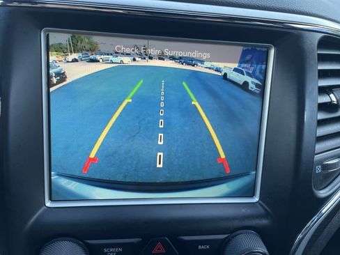 Used 2015 Jeep Grand Cherokee Altitude AWD/4WD image 19
