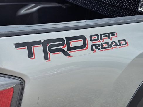 Used 2022 Toyota Tacoma TRD Off-Road RWD image 10