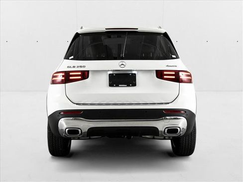 New 2025 Mercedes-Benz GLB 250 4MATIC image 4