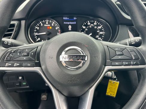 Used 2018 Nissan Rogue S image 25
