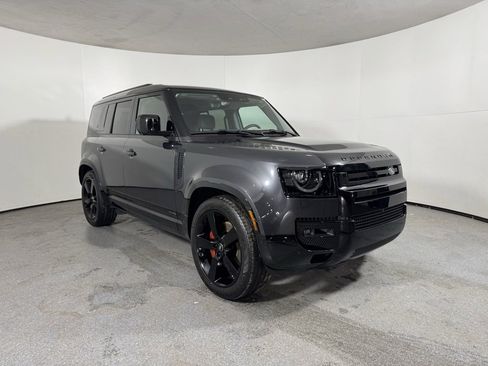 Used 2024 Land Rover Defender 110 X image 3