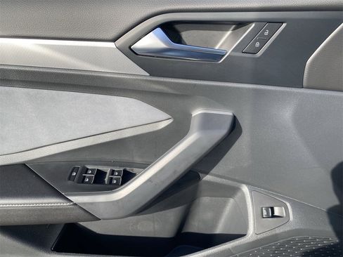 New 2026 Volkswagen Jetta SE image 17