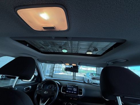 Used 2026 Hyundai Venue SEL FWD image 29