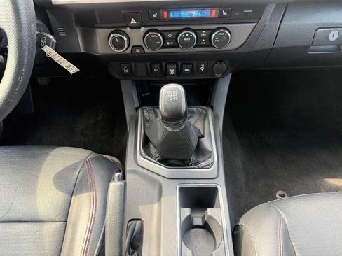 Used 2022 Toyota Tacoma TRD Pro AWD/4WD image 6