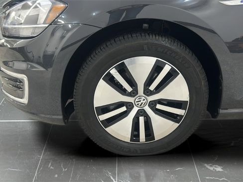 Used 2019 Volkswagen e-Golf SE w/ Driver Assistance Package image 17