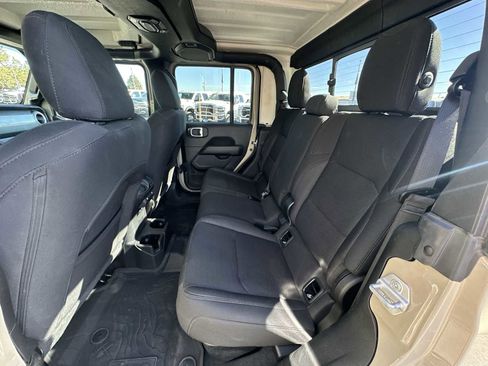 Used 2022 Jeep Gladiator Overland w/ Trailer Tow Package image 23