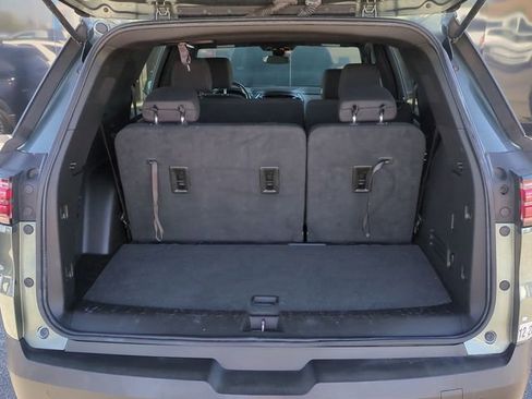 Used 2023 Chevrolet Traverse LT FWD image 30