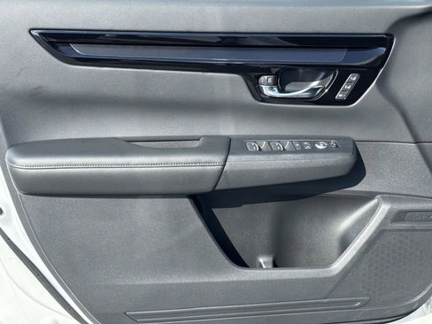 Used 2025 Honda CR-V EX-L image 17