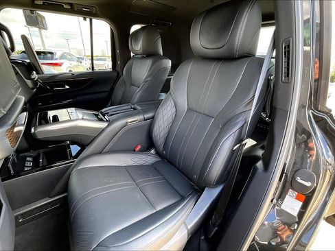 Used 2023 Lexus LX 600 4WD w/ Accessory Package (Z1) image 21