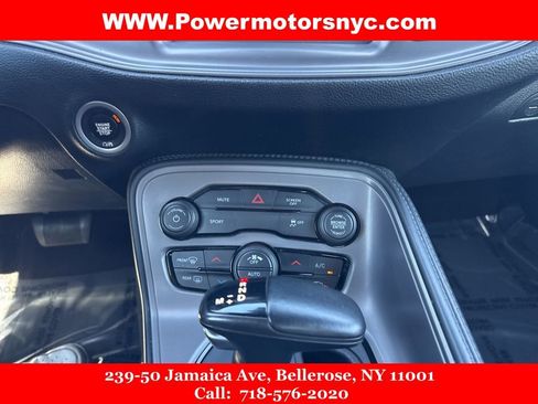 Used 2023 Dodge Challenger SXT image 30