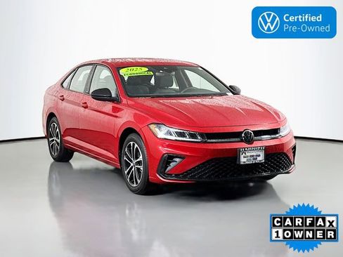 Certified 2025 Volkswagen Jetta Sport image 1