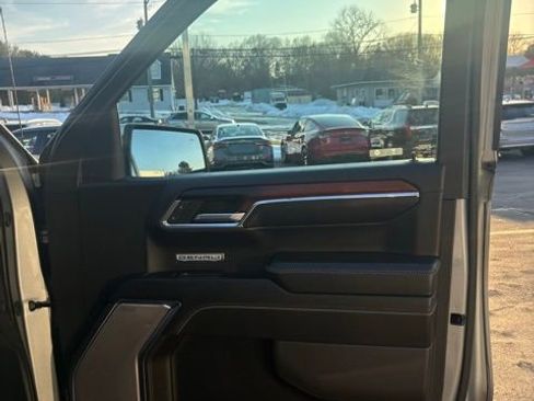 Used 2024 GMC Sierra 1500 Denali w/ Technology Package image 40