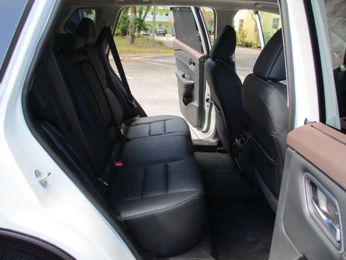 Used 2021 Nissan Rogue SL image 28