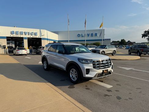 New 2026 Ford Explorer Active AWD/4WD image 9
