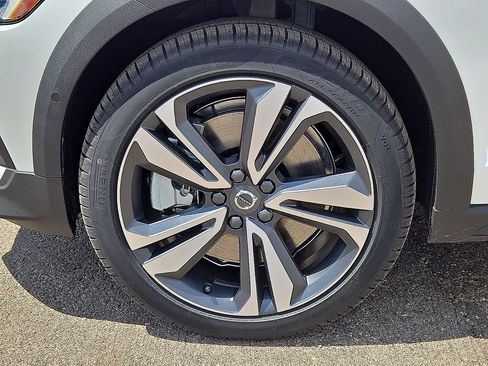 New 2026 Volvo V60 B5 Cross Country Plus w/ Protection Package Premier image 10