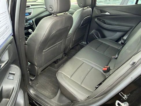 Used 2023 Buick Encore GX Essence w/ Experience Buick Package FWD image 11