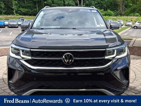 Certified 2022 Volkswagen Taos SEL AWD/4WD image 2