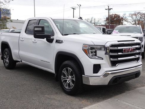 Used 2022 GMC Sierra 1500 SLE w/ X31 Off-Road Package image 4