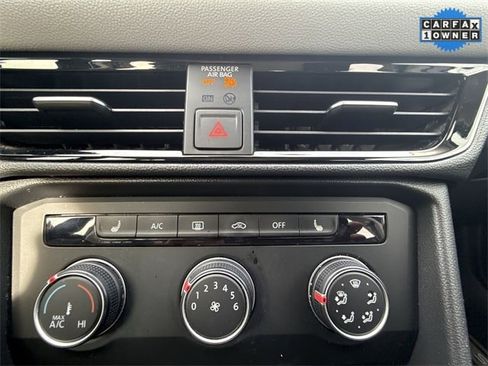 Used 2022 Volkswagen Taos SE image 18