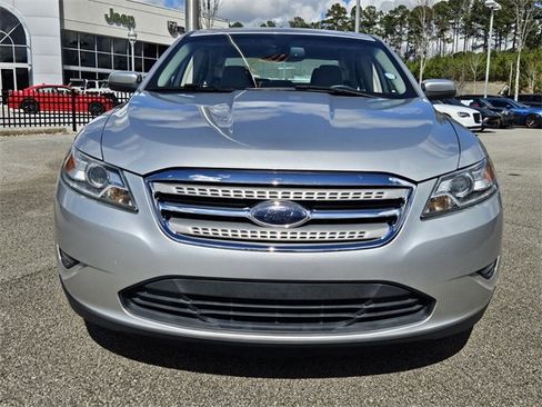 Used 2010 Ford Taurus SEL image 2