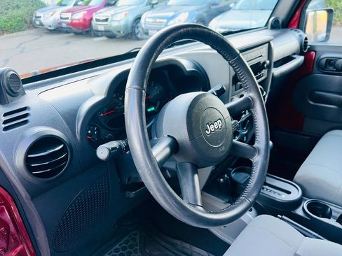 Used 2009 Jeep Wrangler Unlimited X image 17