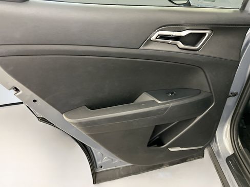 Used 2025 Kia Sportage LX image 26