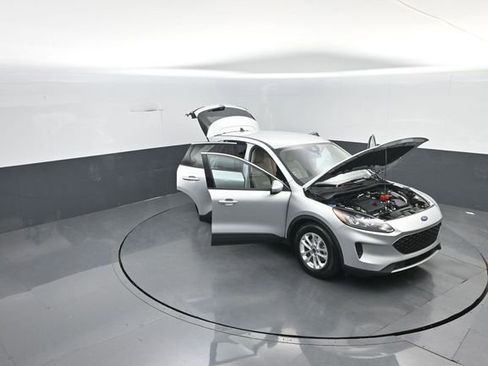 Certified 2020 Ford Escape SE image 35