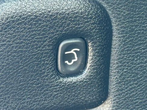 Used 2017 Jeep Grand Cherokee Altitude AWD/4WD image 11