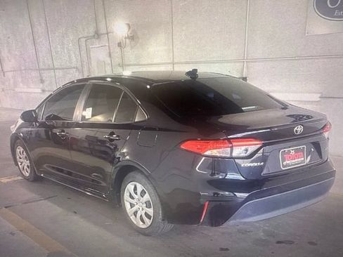 Used 2025 Toyota Corolla LE FWD image 2