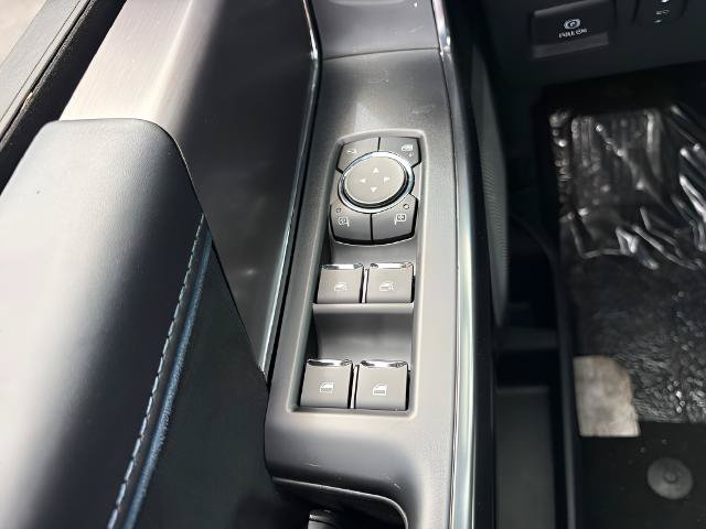 Certified 2025 Ford F150 Platinum w/ Equipment Group 702A High AWD/4WD image 26