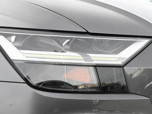 Used 2019 Audi Q8 Premium image 24