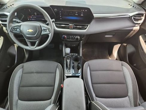 Used 2025 Chevrolet TrailBlazer LT AWD/4WD image 26