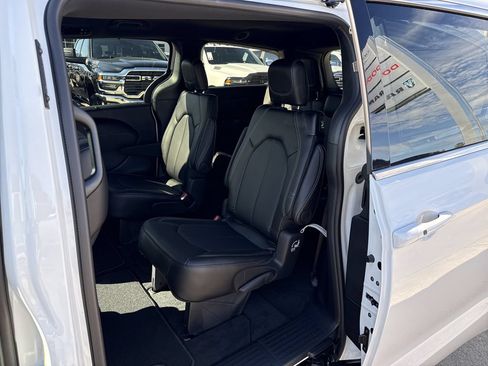 New 2026 Chrysler Voyager LX FWD image 26