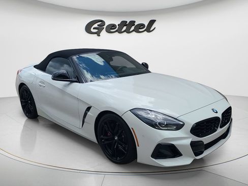 Used 2023 BMW Z4 M40i w/ Premium Package RWD image 3