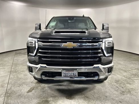Used 2024 Chevrolet Silverado 2500 LTZ w/ LTZ Plus Package image 3