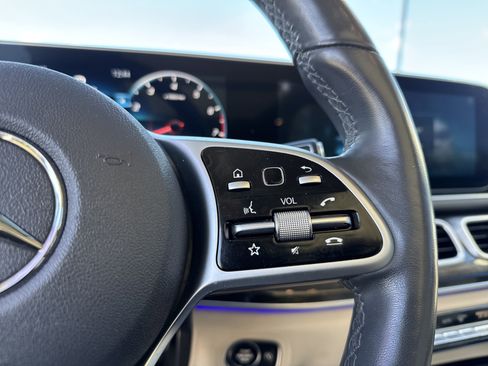 Used 2020 Mercedes-Benz GLS 580 GLS 580 image 21