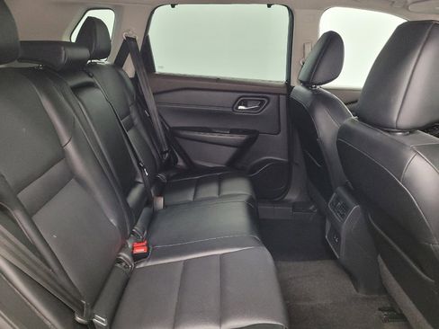 Used 2022 Nissan Rogue SV w/ SV Premium Package image 19