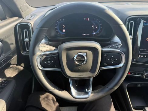 Used 2024 Volvo XC40 B5 Core AWD/4WD image 12