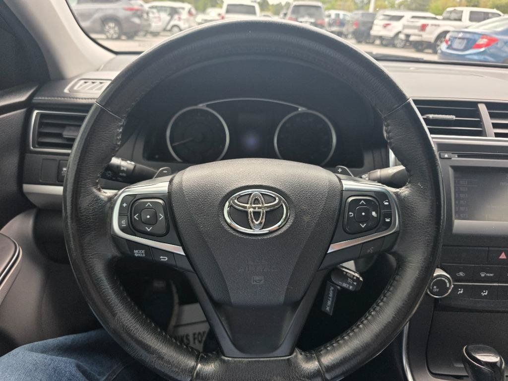 Used 2017 Toyota Camry SE FWD image 13
