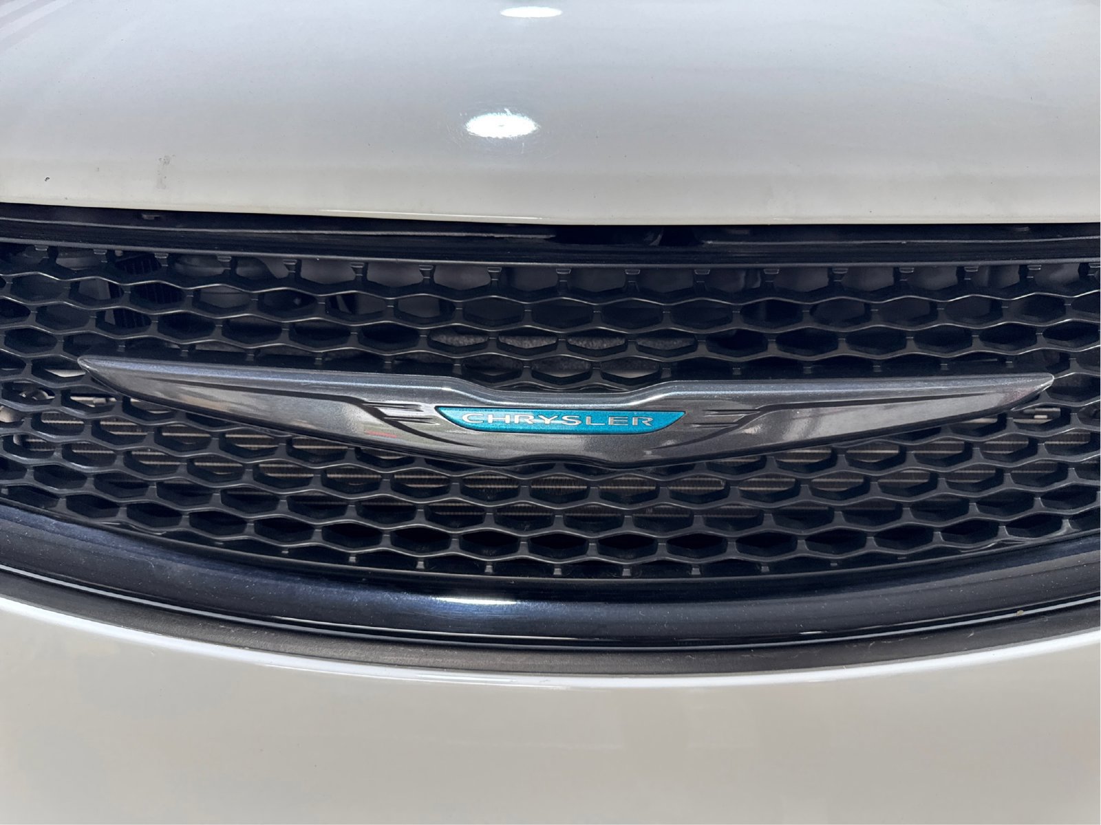 Used 2020 Chrysler Pacifica Touring w/ S Appearance Package FWD image 24