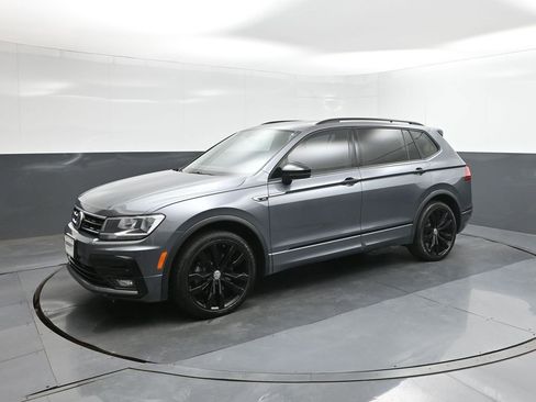 Used 2021 Volkswagen Tiguan SE FWD image 1