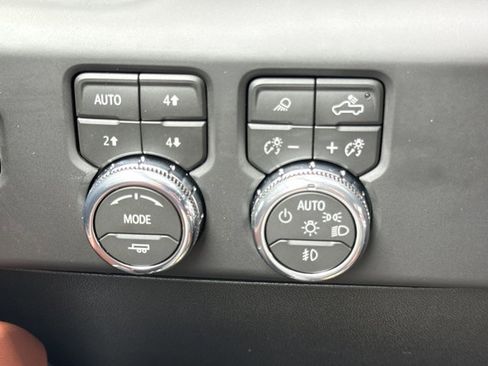 New 2026 GMC Sierra 2500 Denali Ultimate w/ LPO, Black Badging Package image 25