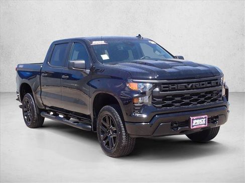 Used 2025 Chevrolet Silverado 1500 Custom Trail Boss w/ Turbomax Blackout Package AWD/4WD image 6