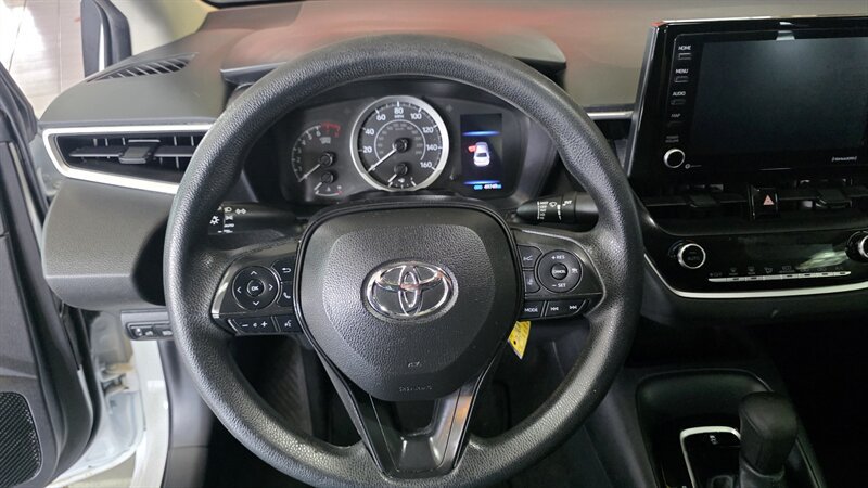 Used 2022 Toyota Corolla LE FWD image 12