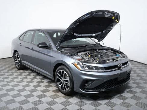 Certified 2025 Volkswagen Jetta Sport image 37