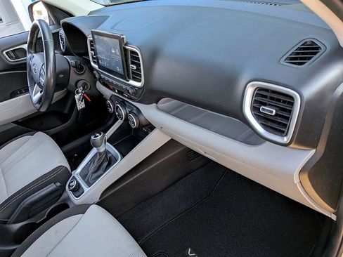 Used 2022 Hyundai Venue SEL image 33