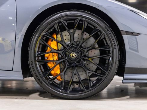 Used 2023 Lamborghini Huracan Tecnica image 23