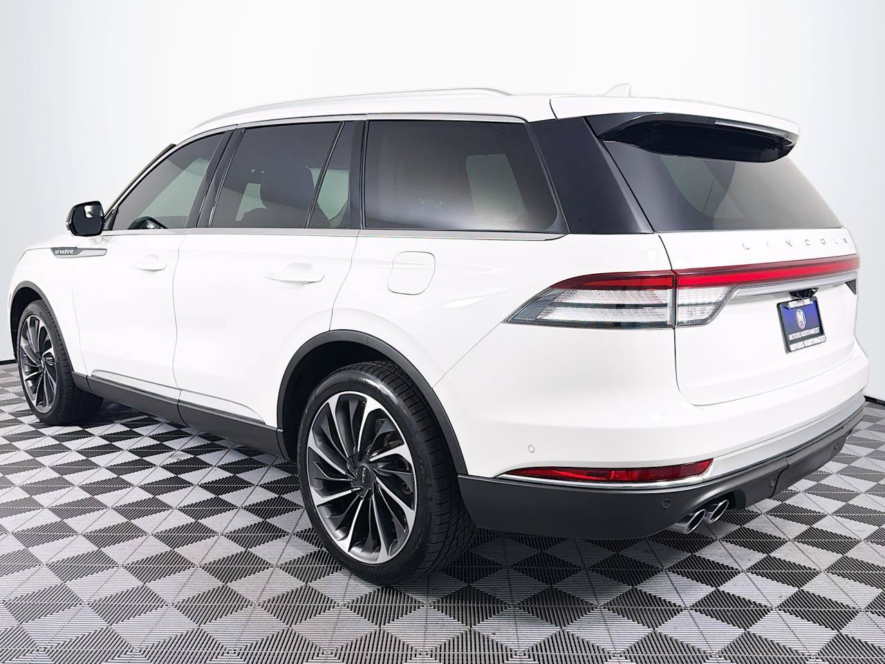 Used 2020 Lincoln Aviator Reserve w/ Equipment Group 202A AWD/4WD image 8